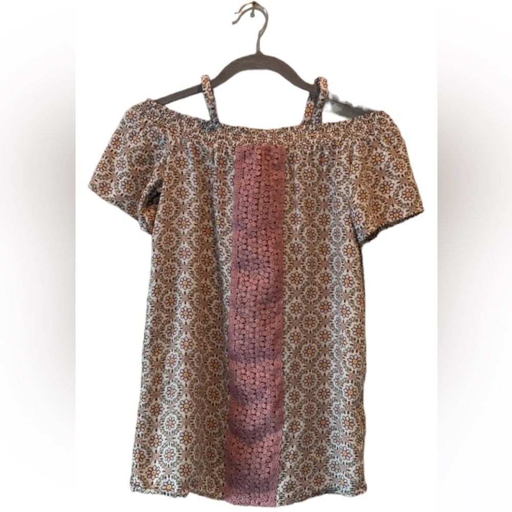 Art Class- Off the Shoulder Top Size Medium (7/8)